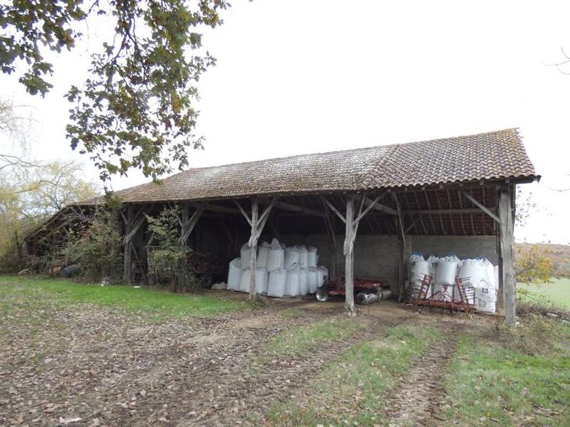 Corps de ferme - 250 m² - 6 pièces