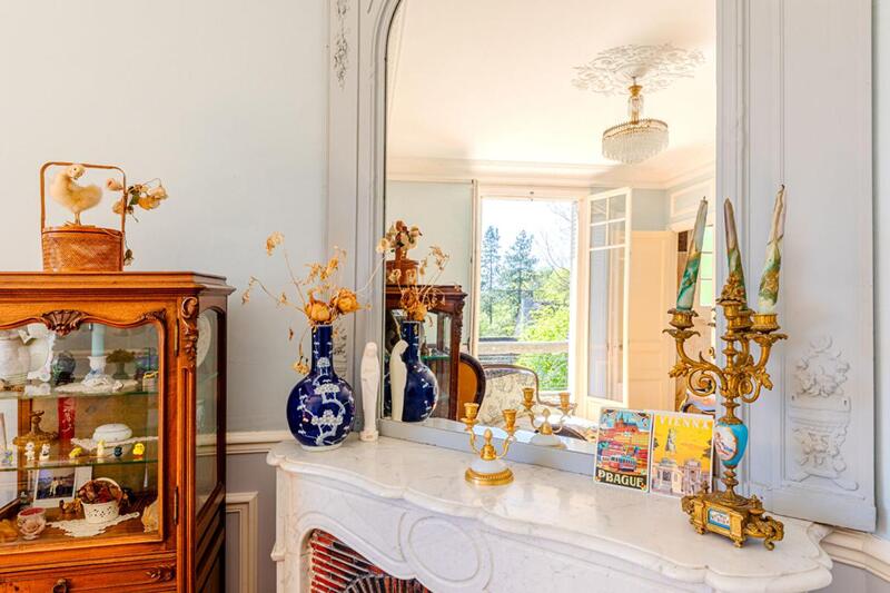 Maison - 235 m² - 10 pièces