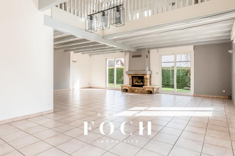 Maison - 259 m² - 7 pièces