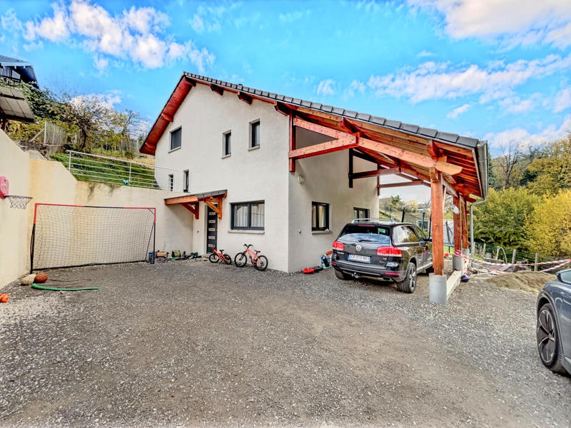 Maison - 120 m² - 5 pièces