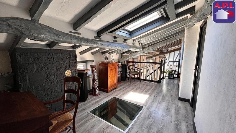 Maison - 220 m² - 5 pièces