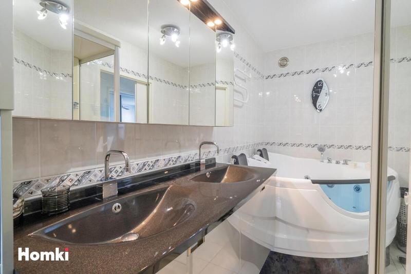 Appartement - 100 m² - 4 pièces