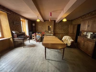 Maison traditionnelle - 250 m² - 12 pièces