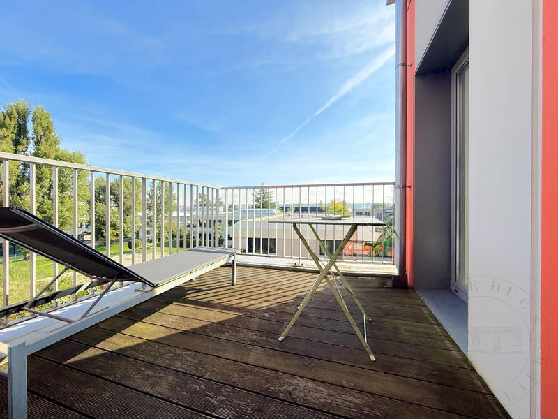 Bureau - 68 m² - 7 pièces