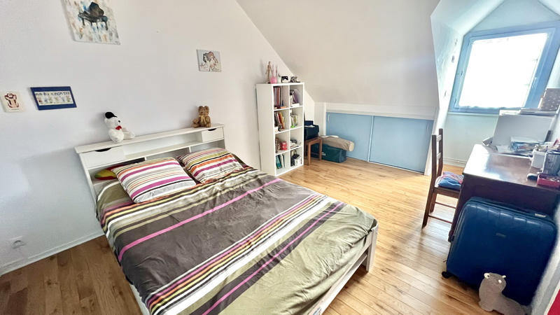 Maison - 172 m² - 9 pièces