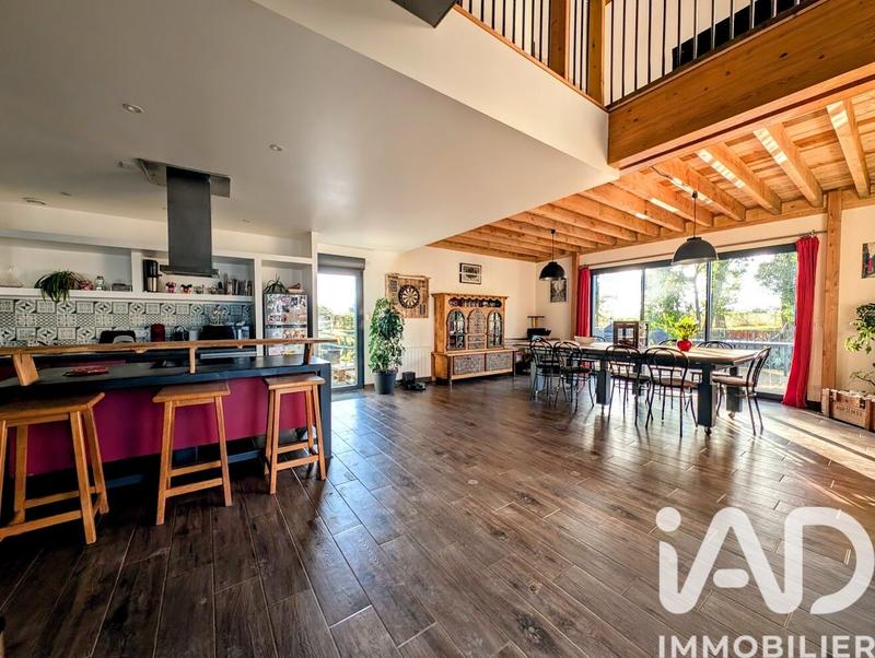 Maison - 175 m² - 8 pièces