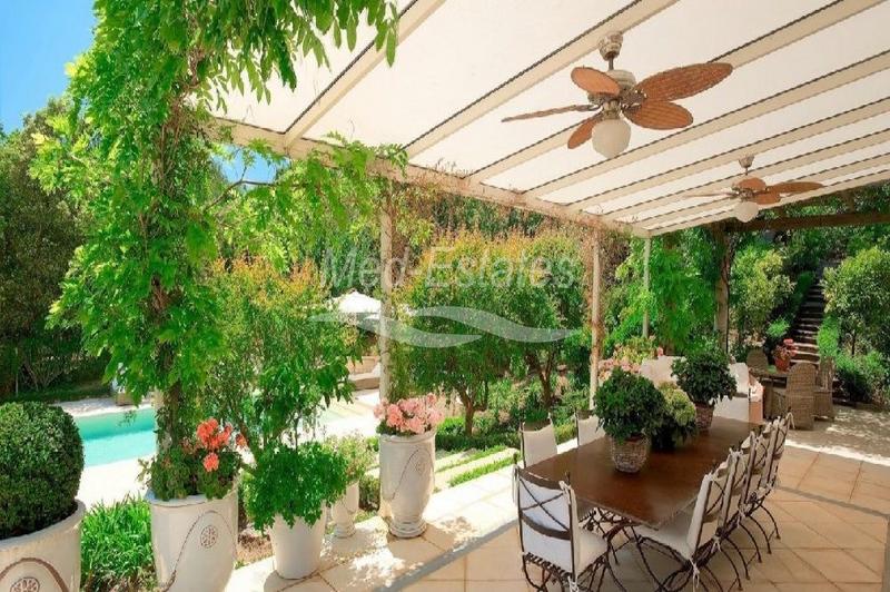 Villa - 250 m² - 5 pièces