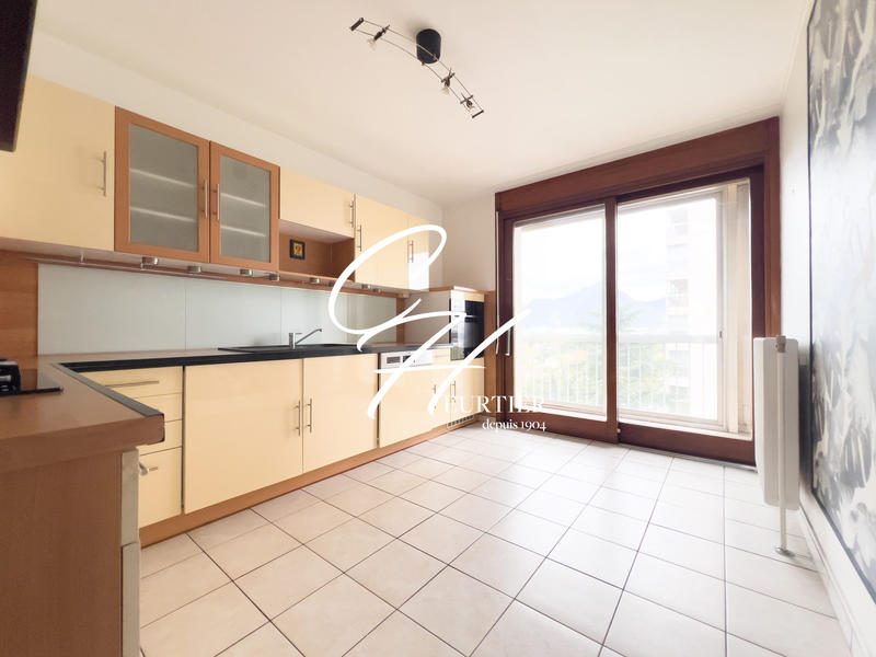 Appartement - 98 m² - 4 pièces