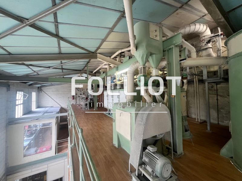 Local d'activité / Entrepôt - 441 m²