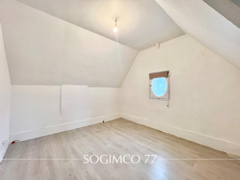 Maison - 171 m² - 8 pièces