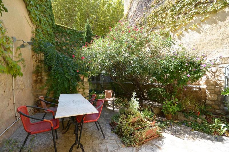 Maison - 241 m² - 9 pièces