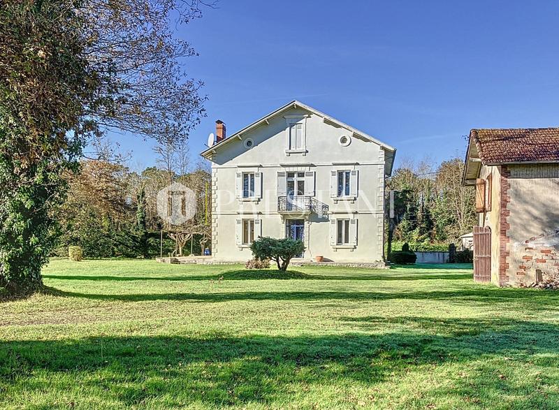 Maison - 223 m² - 6 pièces