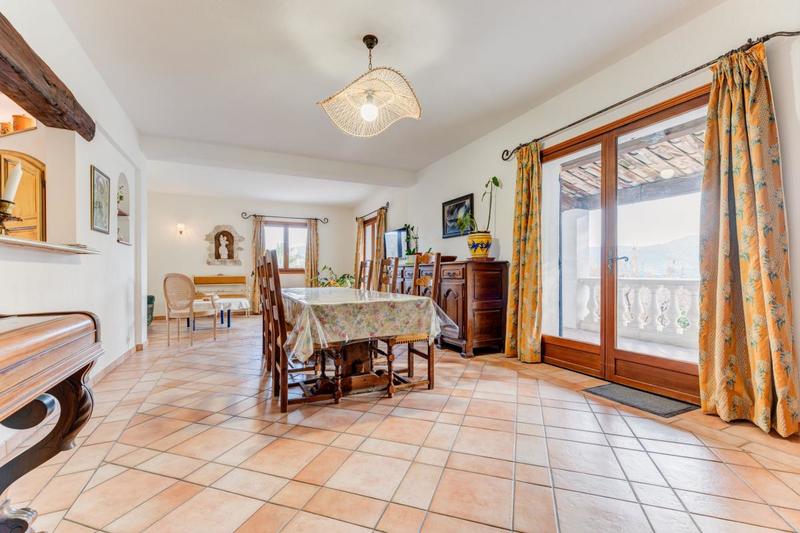 Villa - 310 m² - 8 pièces