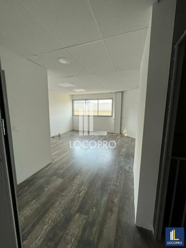 Local d'activité / Entrepôt - 407 m²