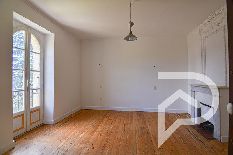 Maison - 240 m² - 6 pièces