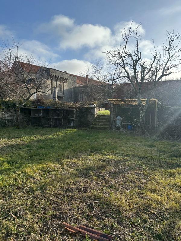 Maison - 230 m² - 8 pièces