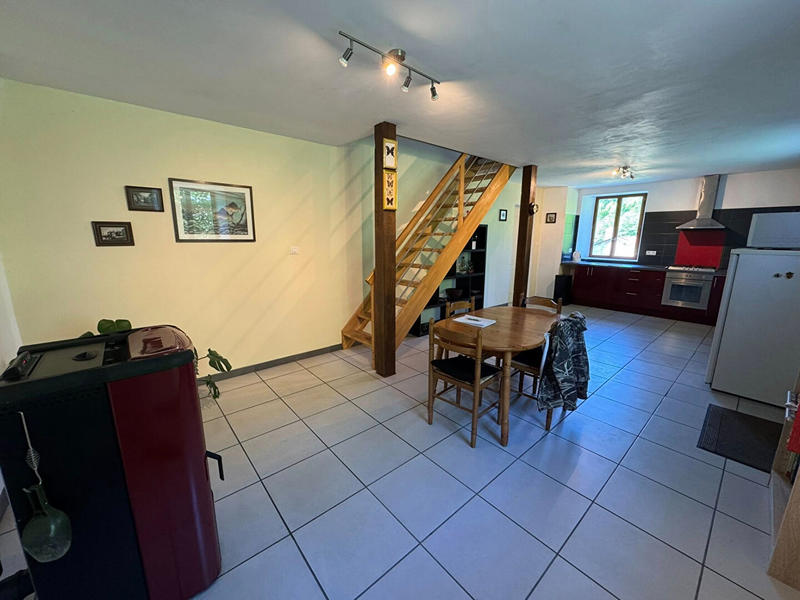 Maison - 90 m² - 5 pièces