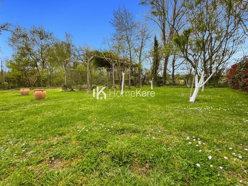 Maison - 185 m² - 8 pièces