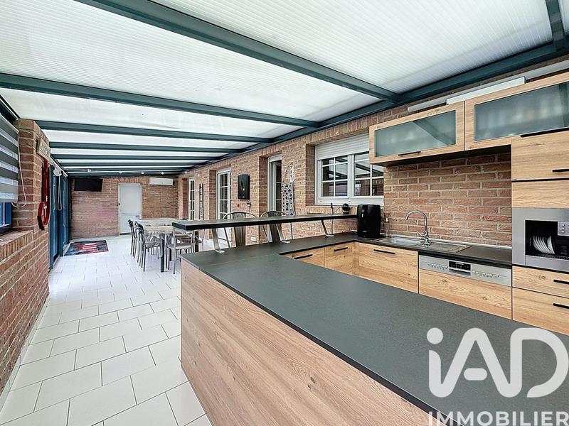 Maison - 230 m² - 8 pièces