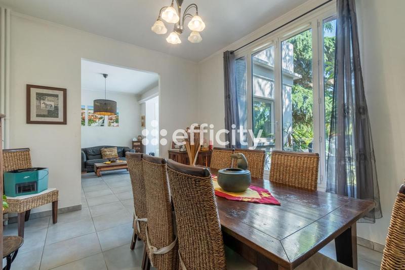 Maison - 182 m² - 8 pièces