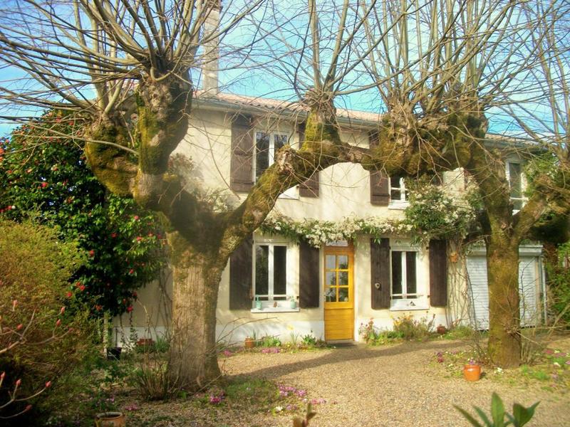 Maison - 220 m² - 5 pièces