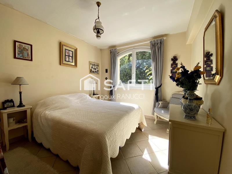 Maison - 233 m² - 9 pièces