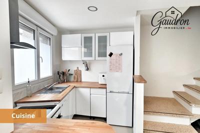 Maison - 95 m² - 5 pièces