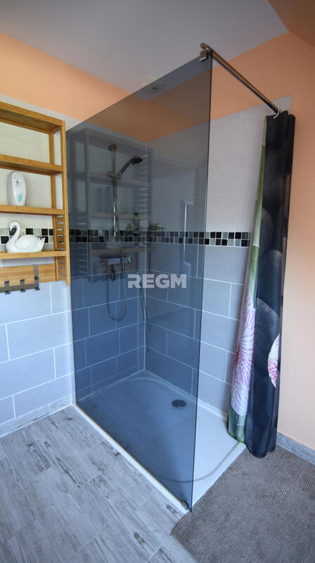 Maison - 295 m² - 11 pièces