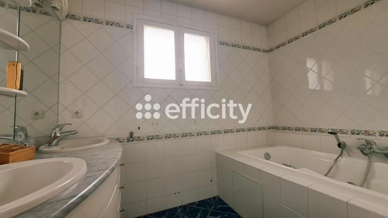 Maison jumelée - 125 m² - 6 pièces