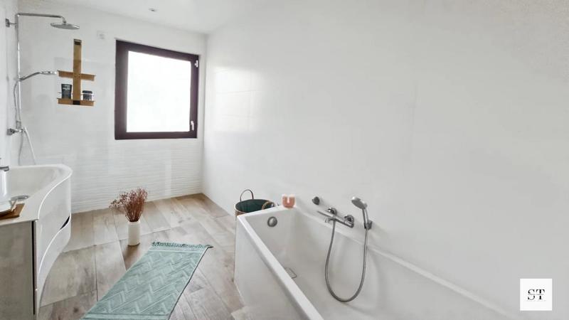 Maison d'architecte - 216 m² - 8 pièces