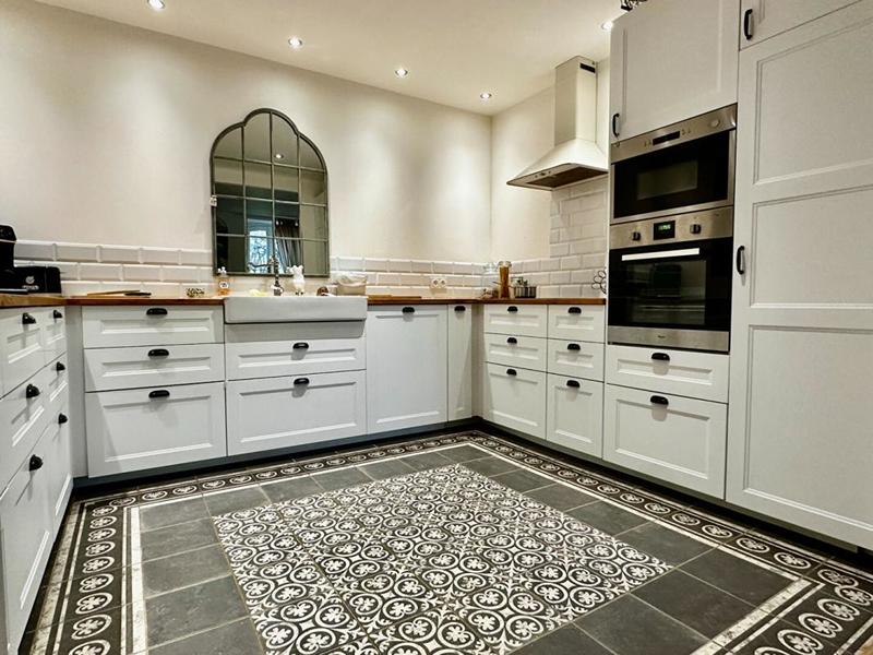 Maison - 170 m² - 7 pièces