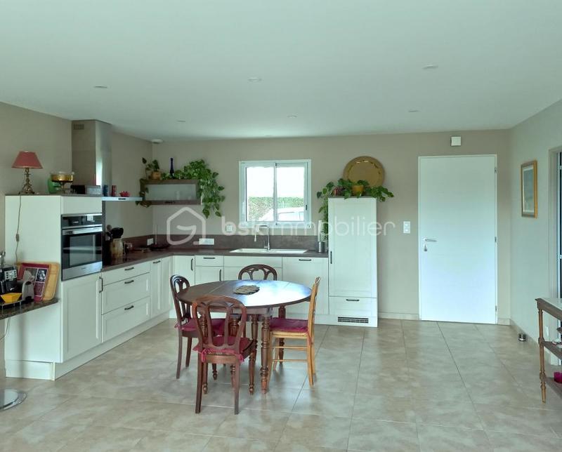 Maison - 90 m² - 4 pièces