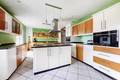 Maison - 180 m² - 6 pièces