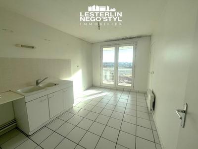 Appartement - 93 m² - 4 pièces