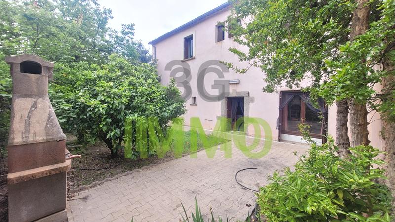 Maison de village - 288 m² - 12 pièces