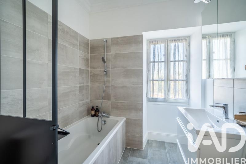 Maison - 480 m² - 16 pièces