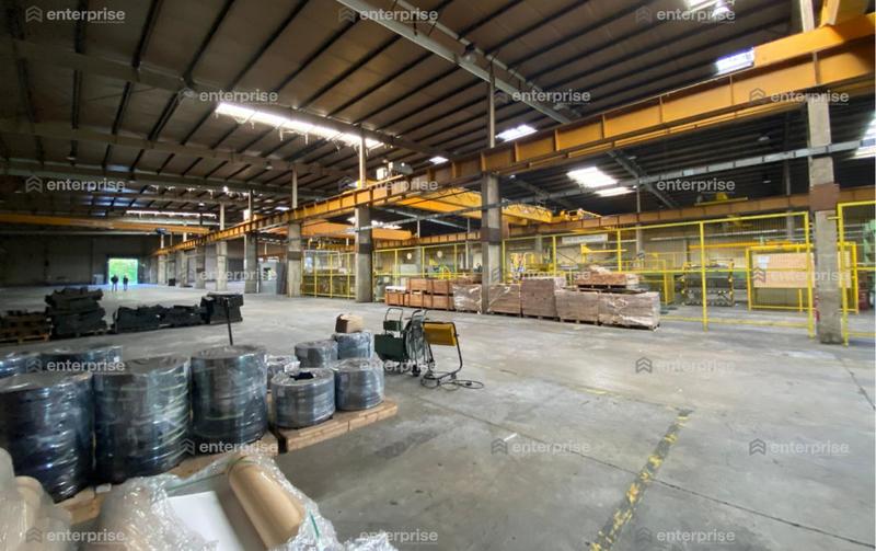 Entrepôt - 7 040 m²