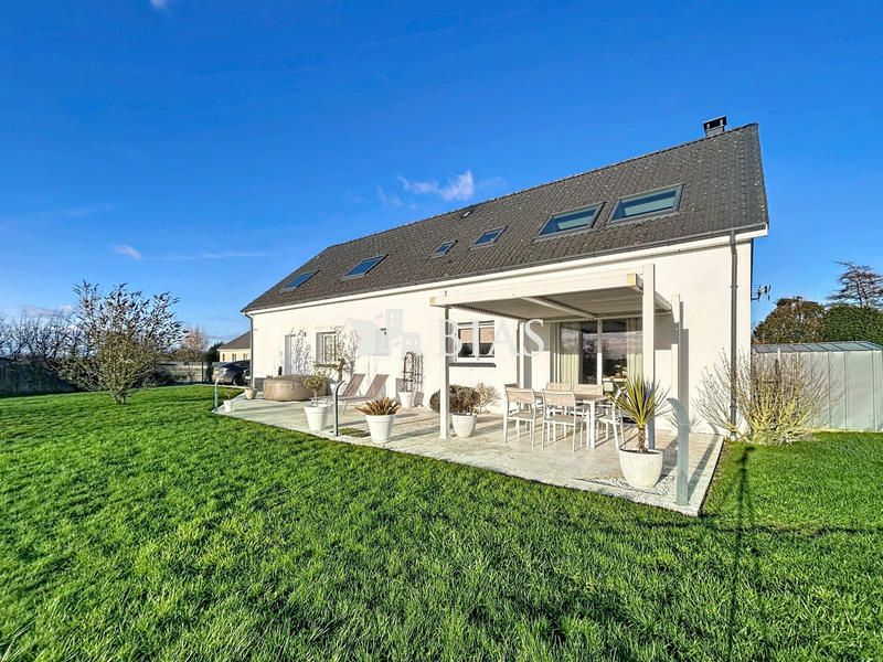 Maison contemporaine - 192 m² - 8 pièces