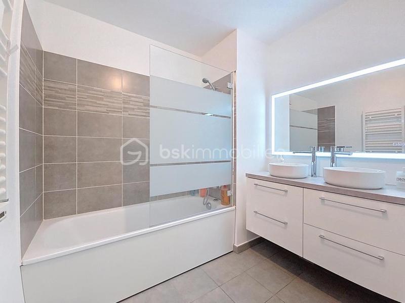 Appartement - 61 m² - 3 pièces