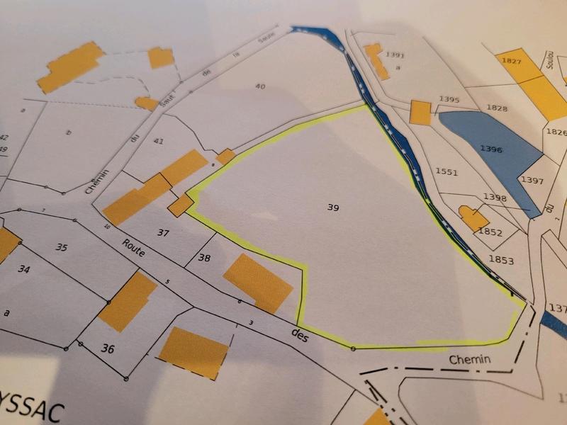 Terrain constructible - 4 170 m²