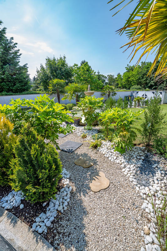 Maison contemporaine - 574 m² - 15 pièces