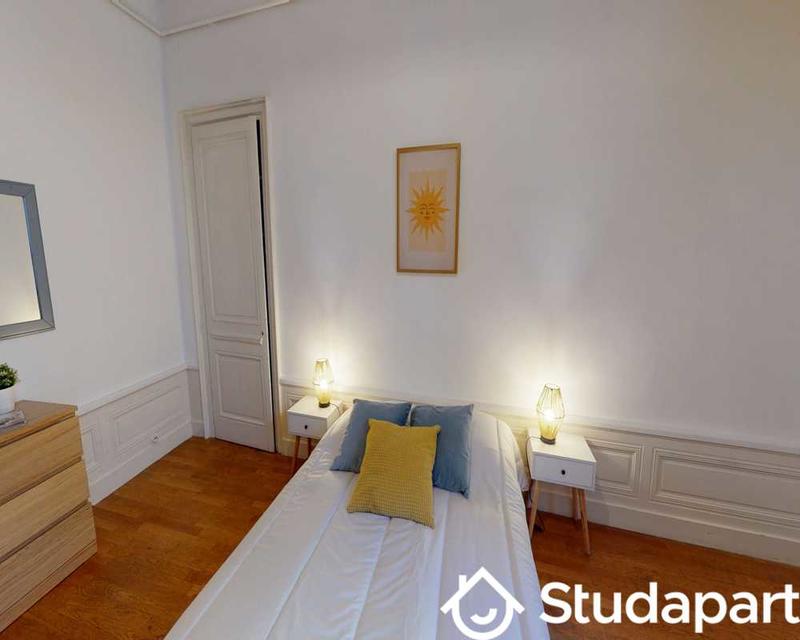 Chambre - 240 m² - 1 pièce