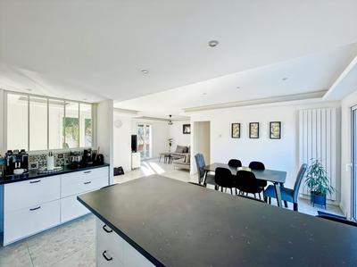 Maison - 102 m² - 5 pièces