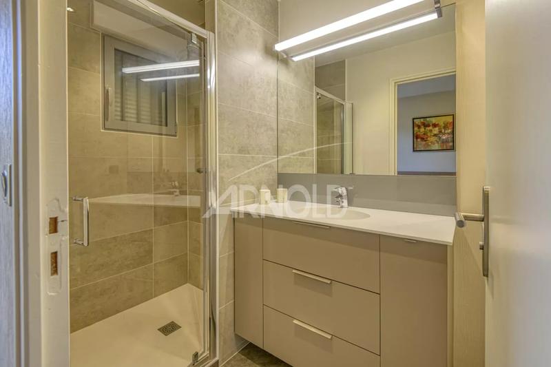 Maison - 232 m² - 11 pièces