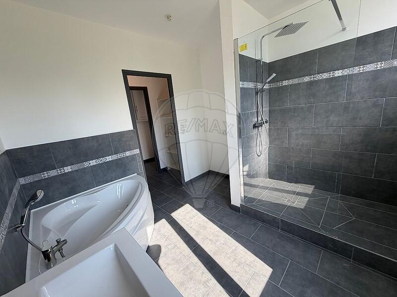 Maison - 106 m² - 5 pièces