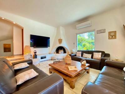 Villa - 140 m² - 5 pièces