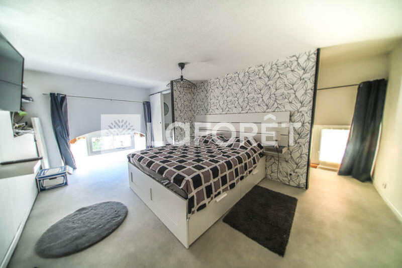 Appartement - 238 m² - 8 pièces