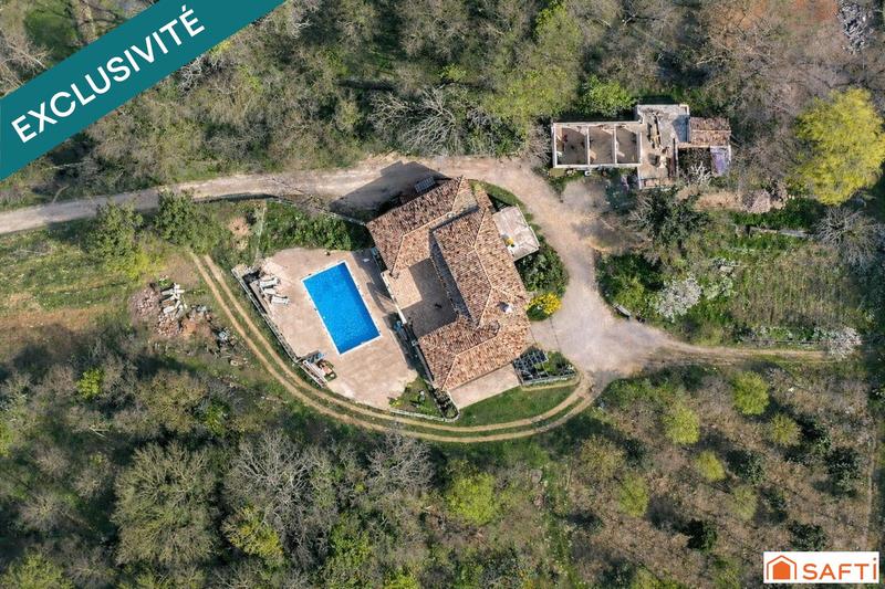 Maison - 195 m² - 5 pièces