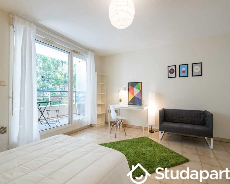 Chambre - 80 m² - 1 pièce