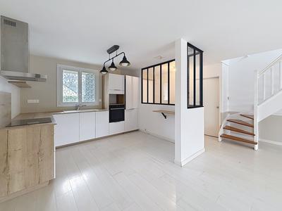 Maison - 146 m² - 6 pièces